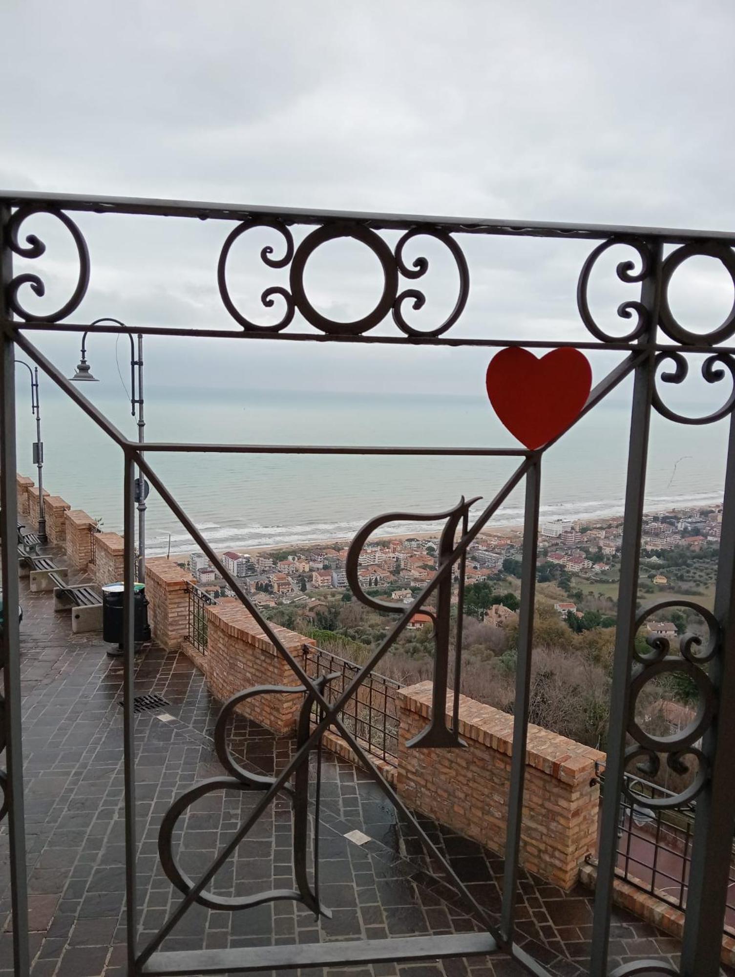 Anpemo Casa Vacanze Silvi Paese ภายนอก รูปภาพ