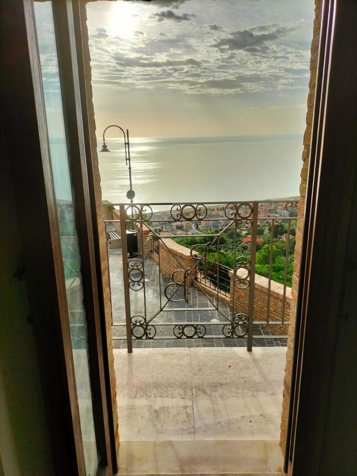 Anpemo Casa Vacanze Silvi Paese ภายนอก รูปภาพ