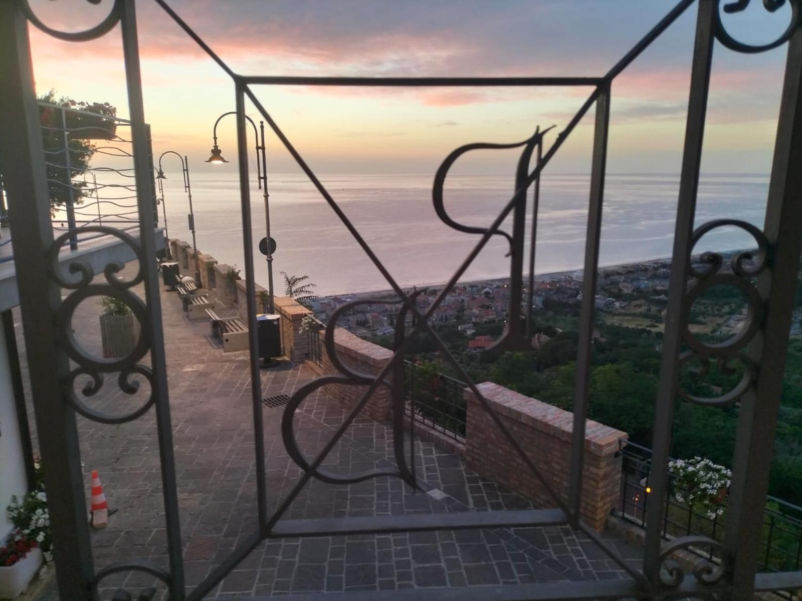 Anpemo Casa Vacanze Silvi Paese ภายนอก รูปภาพ